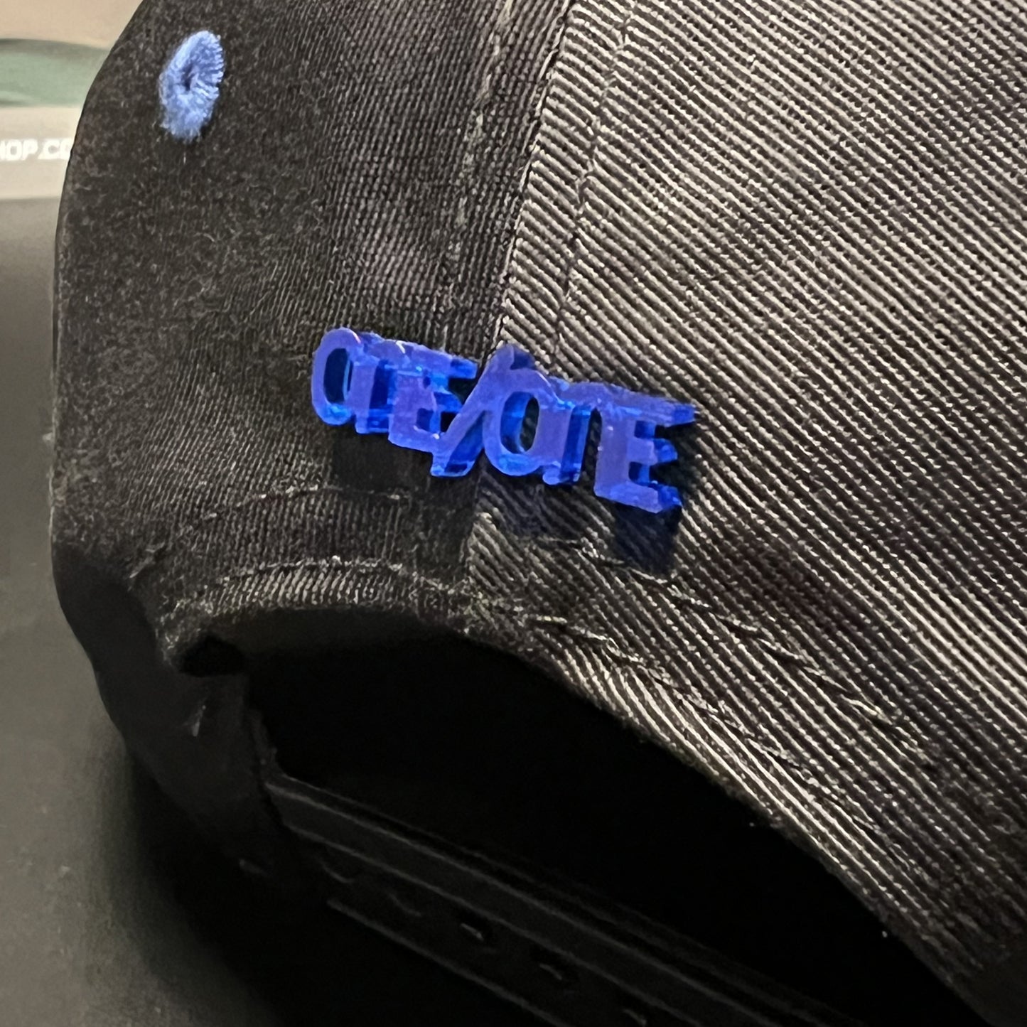 BLACK/BLUE