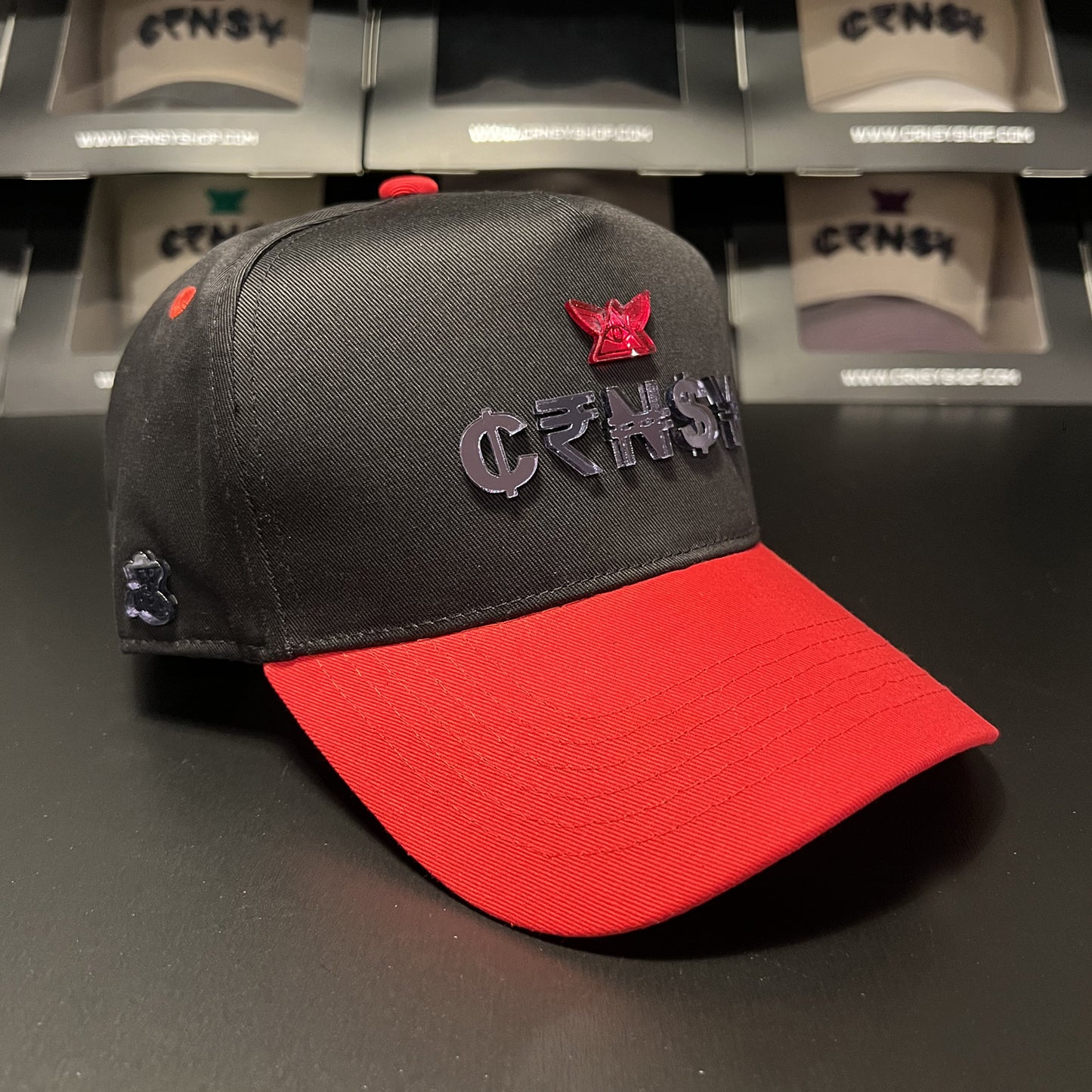 BLACK/RED