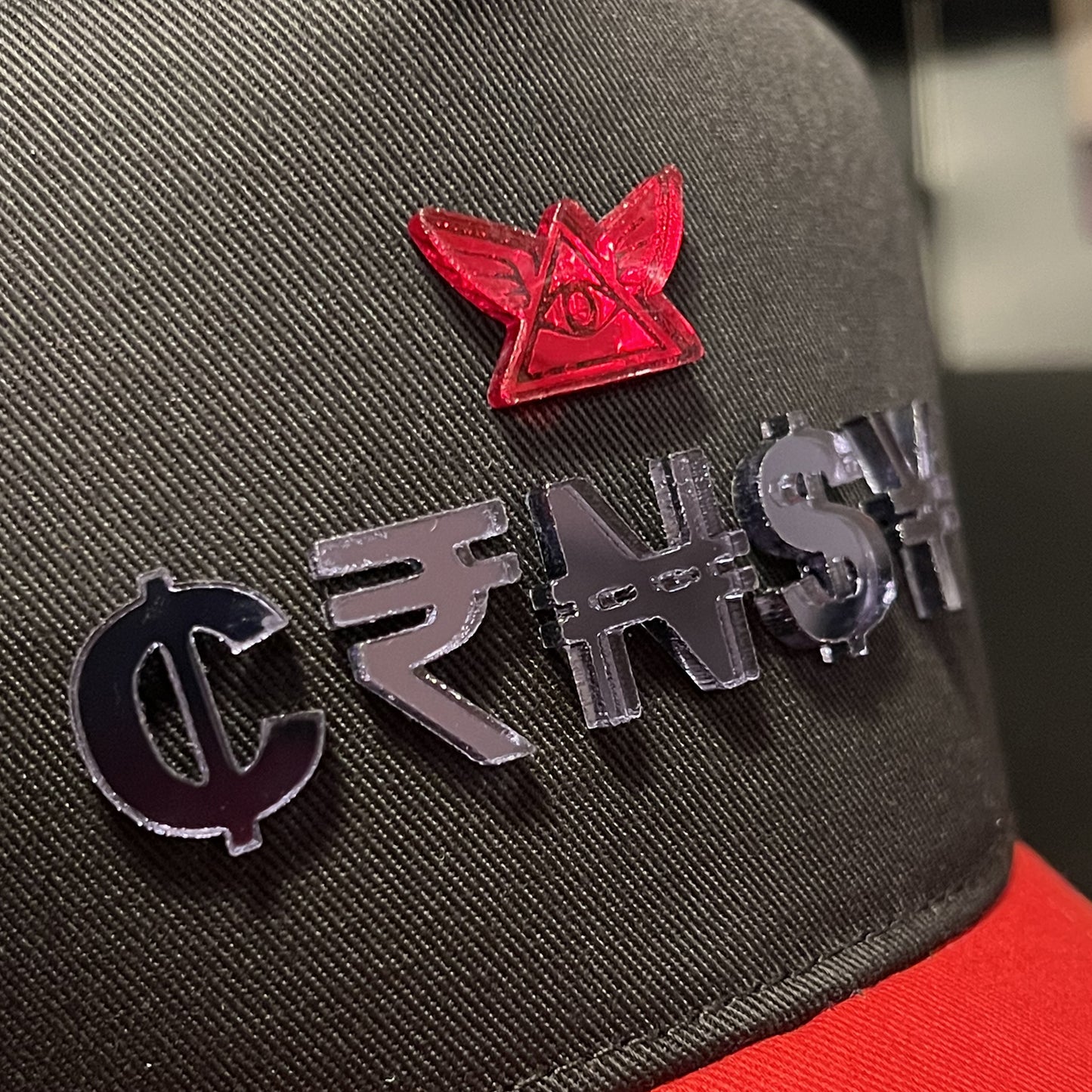 BLACK/RED