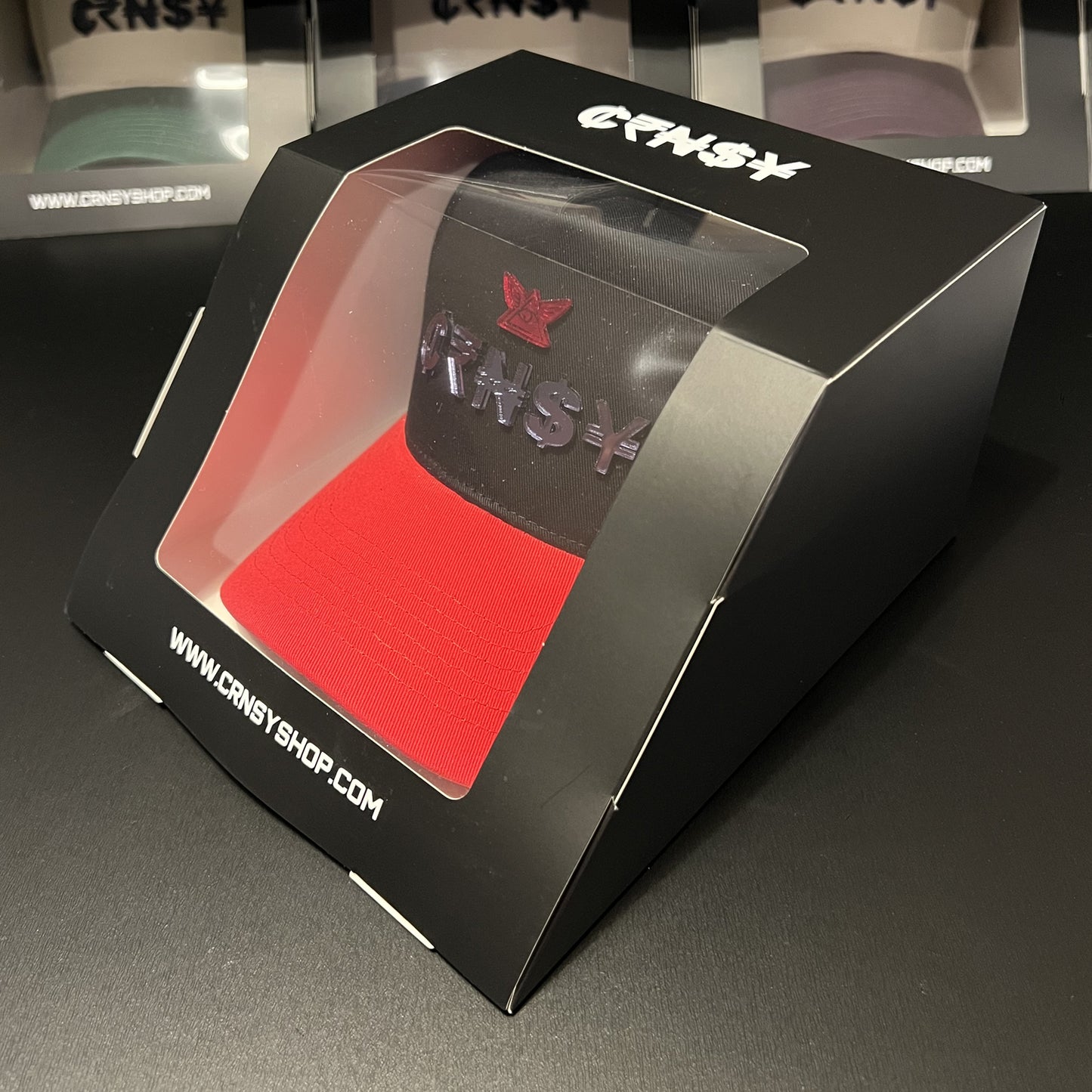 BLACK/RED